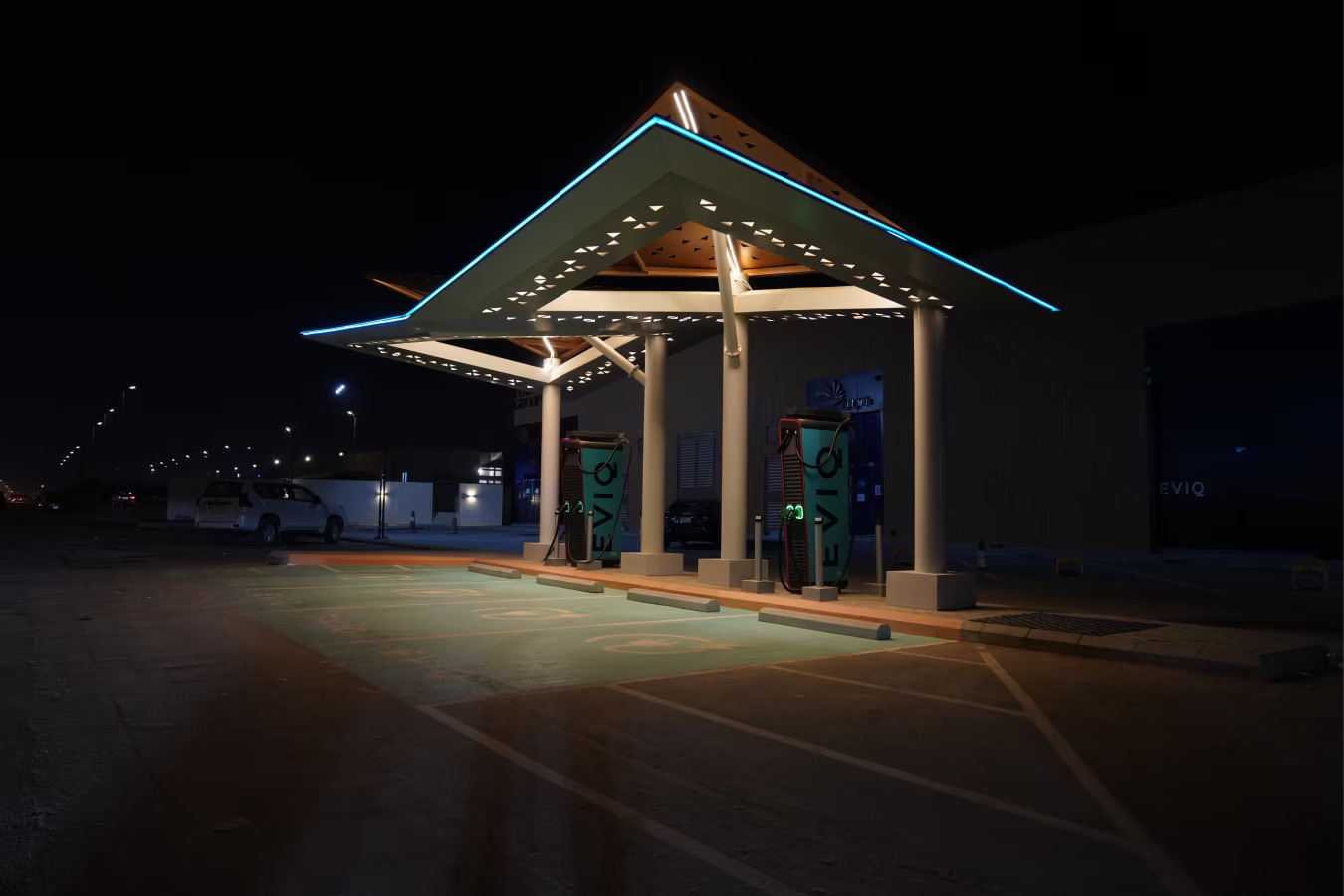 محط شحن كهربائية إيفيك EVIQ
